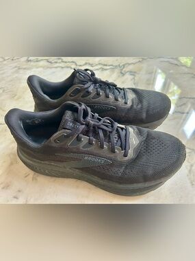Brooks Ghost Men's Running Shoes - Black, 9.5 Wide
